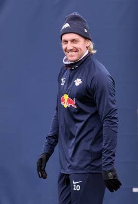 RB Leipzig training Champions League Leipzig, 27 11 2023, RB training center, UEFA Champions League , RB Leipzig final training the day before Manchester City vs RBL , In the picture Emil Forsberg 10, RB Leipzig , Picture Point