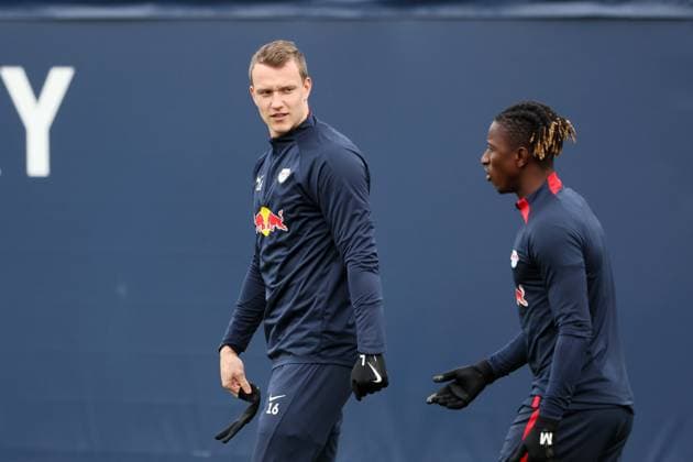 RB Leipzig training Champions League Leipzig, 27 11 2023, RB training center, UEFA Champions League , RB Leipzig final training the day before Manchester City vs RBL , In the picture from l Lukas Klostermann 16, RB Leipzig and Amadou Haidara 8, RB Leipzig , Picture Point