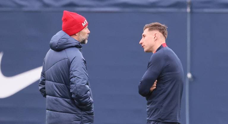RB Leipzig training Champions League Leipzig, 27 11 2023, RB training center, UEFA Champions League , RB Leipzig final training the day before Manchester City vs RBL , In the picture from l coach Marco Rose RB Leipzig and Willi Orban 4, RB Leipzig , Picture Point