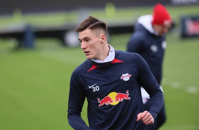 RB Leipzig training Champions League Leipzig, 27 11 2023, RB training center, UEFA Champions League , RB Leipzig final training the day before Manchester City vs RBL , In the picture Benjamin Sesko 30, RB Leipzig , Picture Point