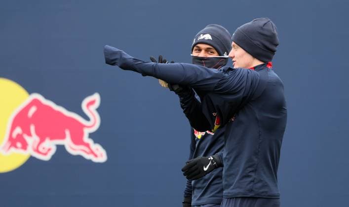 RB Leipzig training Champions League Leipzig, 27 11 2023, RB training center, UEFA Champions League , RB Leipzig final training the day before Manchester City vs RBL , In the picture Fabio Cavalho hi , 18, RB Leipzig and Nicolas Seiwald 13, RB Leipzig , Picture Point