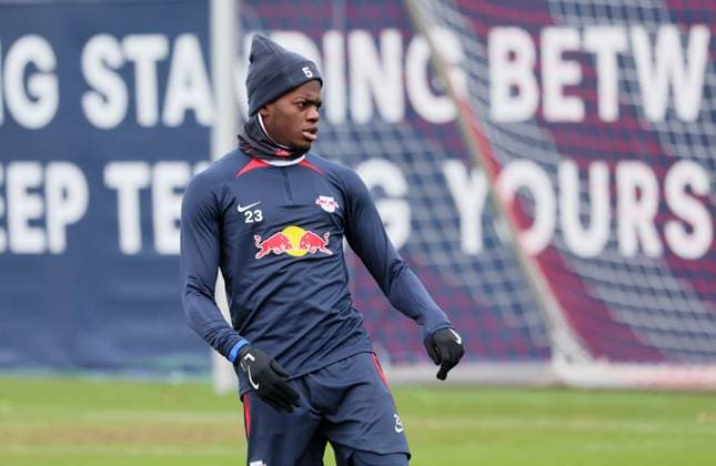 RB Leipzig training Champions League Leipzig, 27 11 2023, RB training center, UEFA Champions League , RB Leipzig final training the day before Manchester City vs RBL , In the picture Castello Lukeba 23, RB Leipzig , Picture Point