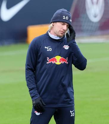 RB Leipzig training Champions League Leipzig, 27 11 2023, RB training center, UEFA Champions League , RB Leipzig final training the day before Manchester City vs RBL , Pictured Emil Forsberg 10, RB Leipzig , Disappointment , Picture Point