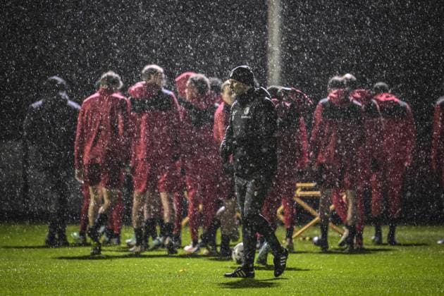 ROTTERDAM - Feyenoord coach Arne Slot during the MD-1 training session prior to the UEFA Champions League match against Atletico Madrid at training complex 1908 on November 27, 2023 in Rotterdam, the Netherlands. ANP OLAF KRAAK UEFA Champions League 2023 24 2023 2024 xVIxANPxSportx xxANPxIVx 484885137 originalFilename: 484885137.jpg