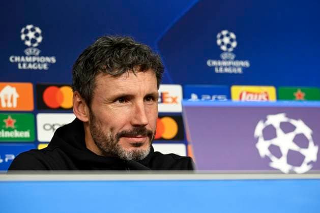 Media activities R Antwerp FC - Champions League 27 11 2023 HAMBURG, GERMANY - NOVEMBER 27 : Mark van Bommel pictured during a press conference, PK, Pressekonferenz prior to the UEFA Champions League match between FC Shaktar Donetsk and Royal Antwerp FC on November 27, 2023 in Hamburg, Germany, 27 11 2023 Hamburg Germany  Copyright: xPeterxDexVoechtx