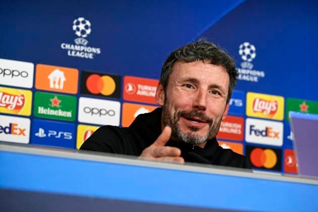 Media activities R Antwerp FC - Champions League 27 11 2023 HAMBURG, GERMANY - NOVEMBER 27 : Mark van Bommel pictured during a press conference, PK, Pressekonferenz prior to the UEFA Champions League match between FC Shaktar Donetsk and Royal Antwerp FC on November 27, 2023 in Hamburg, Germany, 27 11 2023 Hamburg Germany  Copyright: xPeterxDexVoechtx