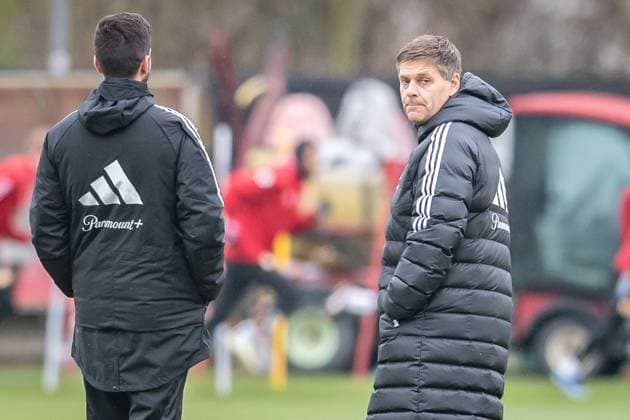 Training 1 FC Union Berlin Berlin 27 11 2023 Oliver Ruhnert Managing Director 1 FC Union Berlin Training 1 FC Union Berlin, Stadion An der Alten Foersterei, Berlin 27 11 2023 Copyright: xBEAUTIFULxSPORTS LucianoxLimax