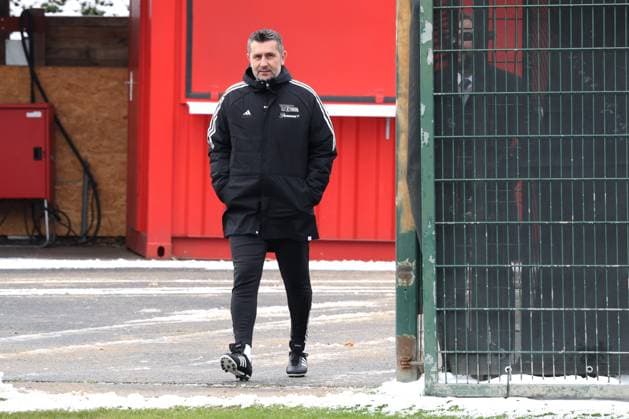DEU, DFL, 1 FBL, 1 FC Union, Training, 28 11 2023, Stadion Alte Foersterei, Berlin, DEU, DFL, 1 FBL, 1 FC Union, Training, im Bild Cheftrainer Head Coach Nenad Bjelica 1 FC Union Berlin DFL regulations prohibit any use of Photographs as image sequences and or quasi video Foto Juergen Engler nordphoto GmbH nordphotoxGmbHx xEngler nph00076