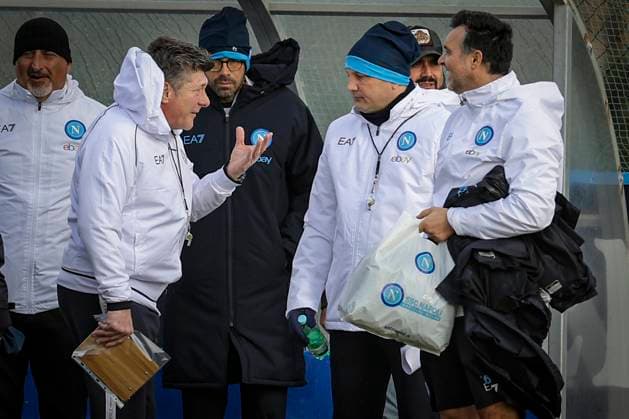 Italy: training session SSC Napoli SSC Napoli s Italian coach Walter Mazzarri during training ahead of the UEFA Champions League match against Real Madrid at the Konami Center on 28 November 2023, in Castel Volturno, Italy. ABPH5819 Copyright: xAntonioxBalascox