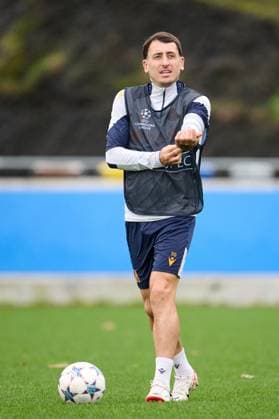 Fußball, CL, Real Sociedad San Sebastian Training SOCCER - UEFA CL, Sociedad vs RBS SAN SEBASTIAN,SPAIN,28.NOV.23 - SOCCER - UEFA Champions League, group stage, Real Sociedad vs Red Bull Salzburg, preview, training Sociedad. Image shows Mikel Oyarzabal Ugarte (Sociedad).  GEPAxpictures xDanielxFernandezxPerez