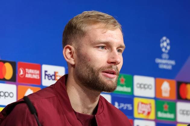 Konrad Laimer FC Bayern Muenchen, 27 at the press conference, sideways, head from the side, International Press Conference FC Bayern Muenchen, Football, UEFA Champions League, Preliminary Round, Matchday 5, Season 23 24, 28 11 2023 , International Press Conference FC Bayern Muenchen, Football, UEFA Champions League, Preliminary Round, Matchday 5, Season 23 24, 28 11 2023 Muenchen Copyright: xEibner-Pressefoto JennixMaulx EP_JML