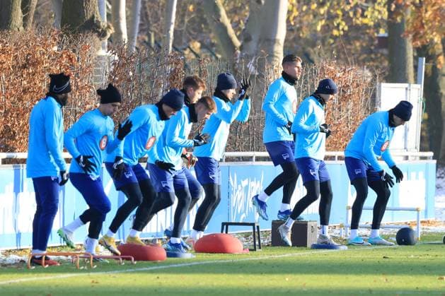 DEU, DFL, 2 FBL Hertha BSC, Training, 28 11 2023, Sportforum, Berlin, DEU, DFL, 2 FBL Hertha BSC, Training, im Bild Hertha Spielerkreis DFL regulations prohibit any use of Photographs as image sequences and or quasi video Foto Juergen Engler nordphoto GmbH nordphotoxGmbHx xEngler nph00076