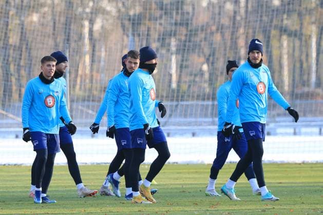 DEU, DFL, 2 FBL Hertha BSC, Training, 28 11 2023, Sportforum, Berlin, DEU, DFL, 2 FBL Hertha BSC, Training, im Bild Hertha Spielerkreis DFL regulations prohibit any use of Photographs as image sequences and or quasi video Foto Juergen Engler nordphoto GmbH nordphotoxGmbHx xEngler nph00076