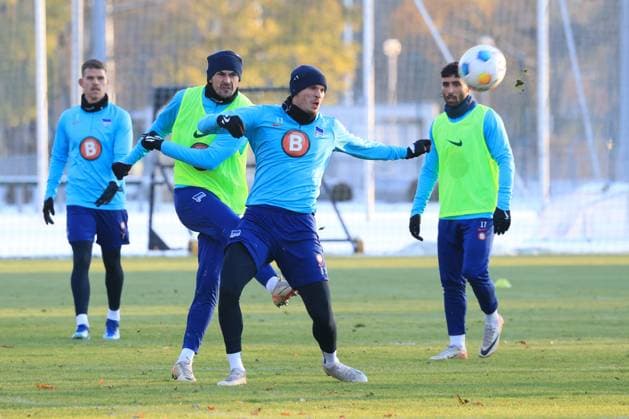 DEU, DFL, 2 FBL Hertha BSC, Training, 28 11 2023, Sportforum, Berlin, DEU, DFL, 2 FBL Hertha BSC, Training, in the picture Smail Prevljak Hertha BSC Berlin 9 , Marton Dardai Hertha BSC Berlin 31 DFL regulations prohibit any use of Photographs as image sequences and or quasi video Foto Juergen Engler nordphoto GmbH nordphotoxGmbHx xEngler nph00076