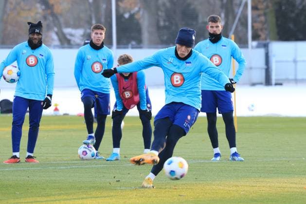 DEU, DFL, 2 FBL Hertha BSC, Training, 28 11 2023, Sportforum, Berlin, DEU, DFL, 2 FBL Hertha BSC, Training, im Bild 11m Training ,Fabian Reese Hertha BSC Berlin 11 DFL regulations prohibit any use of Photographs as image sequences and or quasi video Foto Juergen Engler nordphoto GmbH nordphotoxGmbHx xEngler nph00076
