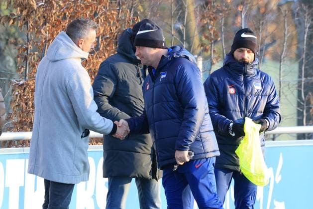 DEU, DFL, 2 FBL Hertha BSC, Training, 28 11 2023, Sportforum, Berlin, DEU, DFL, 2 FBL Hertha BSC, Training, im Bild Praesident Kay Bernstein Hertha BSC Berlin , Benjamin Weber Sportdirektor, Hertha BSC Berlin , Cheftrainer Pal Dardai Hertha BSC Berlin , Co Trainer Admir Hamzagic Hertha BSC Berlin DFL regulations prohibit any use of Photographs as image sequences and or quasi video Foto Juergen Engler nordphoto GmbH nordphotoxGmbHx xEngler nph00076