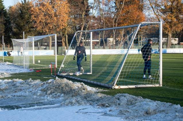 Soccer, Men, Season 2023 24, 2 Bundesliga, Hertha BSC, Training, f l Goalkeeper Tim Goller Hertha BSC , Goalkeeper Tjark Ernst Hertha BSC , 28 11 2023, Copyright: xSebastianxRäppold MatthiasxKochx