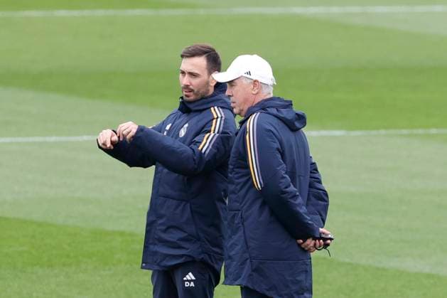 Real Madrid Training Session Carlo and Davide Ancelotti of Real Madrid during the training session head UEFA Champions League match against SSC Napoli at Estadio Alfredo Di Stefano in Madrid, Spain. 28 November 2023 MADRID Spain  Copyright: xCiroxDexLucax originalFilename:deluca-realmadr231128_npJzS.jpg