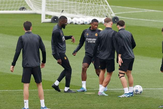 Real Madrid Training Session Players of Real Madrid during the training session head UEFA Champions League match against SSC Napoli at Estadio Alfredo Di Stefano in Madrid, Spain. 28 November 2023 MADRID Spain  Copyright: xCiroxDexLucax originalFilename:deluca-realmadr231128_npklE.jpg