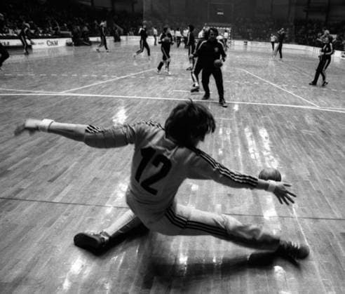 Archivbilder der Woche SPORT KW48 November 30 -December 10, 1978. Czechoslovak Socialist Republic. Soviet Union women s national handball team trains before a match at the 7th Women Handball World Championship, WM, Weltmeisterschaft The exact date and location of the photograph is unknown. Valery Zufarov TASS  15642400