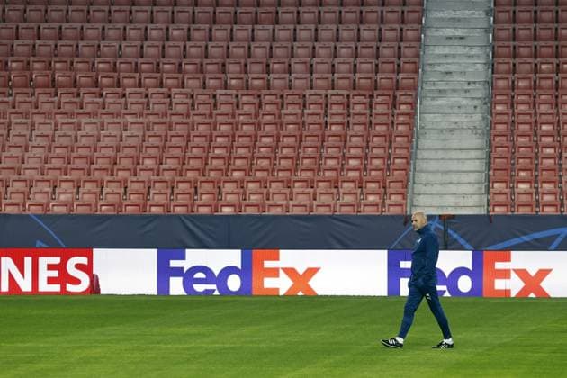 SEVILLE - PSV Eindhoven coach Peter Bosz during the MD-1 training session ahead of the UEFA Champions League group B match against Sevilla FC at the Estadio Ramon Sanchez-Pizjuan on November 28, 2023 in Seville, Spain. ANP MAURICE VAN STEEN UEFA Champions League 2023 24 2023 2024 xVIxANPxSportx xxANPxIVx 484954837 originalFilename: 484954837.jpg