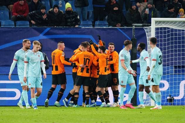 Goal celebration Shakhtar Donetsk after scoring 1 0 Mykola Matvienko Shakhtar Donetsk, 22 GER, Shakhtar Donetsk vs Royal Antwerp FC, Football, Champions League, Group H, Matchday 5, Season 2023 2024, 28 11 2023 GER, Shakhtar Donetsk vs Royal Antwerp FC, Football, Champions League, Group H, Matchday 5, Season 2023 2024, 28 11 2023 Hamburg Copyright: xEibner-Pressefoto MarcelxvonxFehrnx EP_MFN