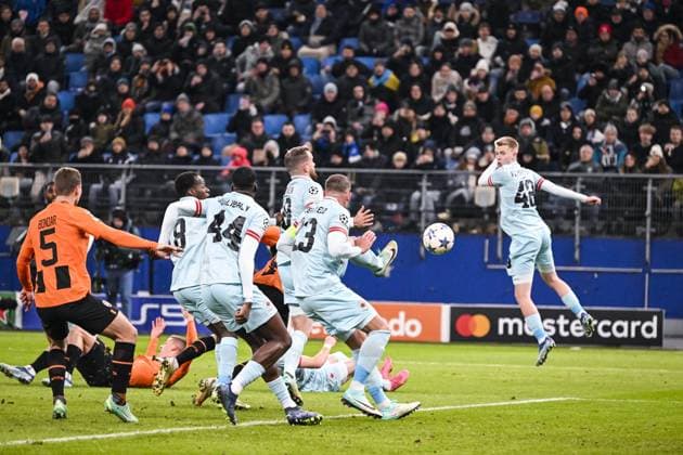 Shakhtar s Mykola Matviyenko scores a goal during a soccer match between Ukrainian Shakthar Donetsk and Belgian Royal Antwerp FC, on Tuesday 28 November 2023 in Hamburg, Germany, on day five of the Champions League group stage, in group H. TOM GOYVAERTS TomxGoyvaerts  x81022395x