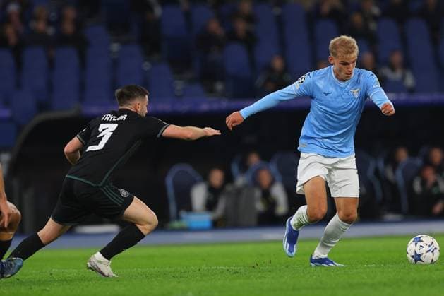 UEFA CHAMPIONS LEAGUE 2023-2024 - GROUP E - SS Lazio vs Celtic Glasgow, Olympic Stadium in Rome on 28th november 2023 Rome, Italy 28.11.2023: Greg Taylor of Celtic, Gustav Isaksen of Lazio in action during the Uefa Champions League 2023-2024 football, group E, between SS Lazio vs Celtic Glasgow at Olympic Stadium in Rome. Rome Olympic italy italy Copyright: xmarcoxiacobucci