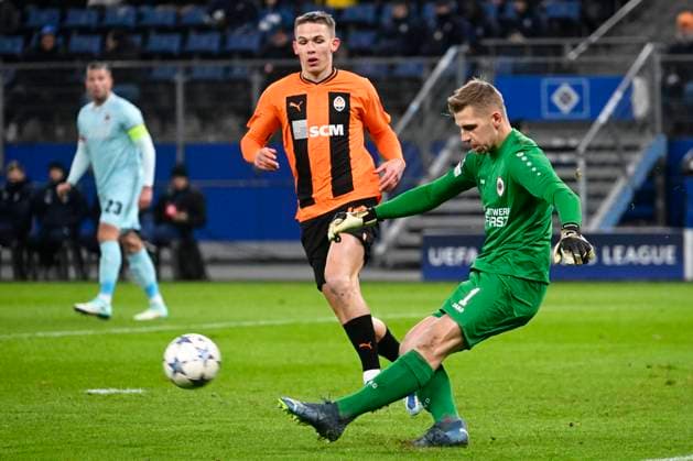 Shakhtar Donetsk v Royal Antwerp FC - UEFA Champions League HAMBURG, GERMANY - NOVEMBER 28 : Butez Jean goalkeeper of Antwerp FC in action during the UEFA Champions League group H match between Shakhtar Donetsk and Royal Antwerp FC on November 28, 2023 in Hamburg, Germany, 28 11 2023 Hamburg Germany  Copyright: xPeterxDexVoechtx