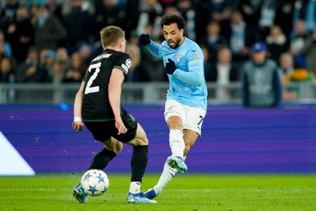 SS Lazio v Celtic FC - UEFA Champions League Felipe Anderson of SS Lazio and Alistair Johnston of Celtic FC compete for the ball during the UEFA Champions League Group E match between SS Lazio v Celtic FC at Stadio Olimpico Roma on November 28, 2023 in Rome, Italy. Rome Stadio Olimpico Rome Italy Copyright: xGiuseppexMaffiax UCL_Lazio-Celtic_GM_28112023_9589