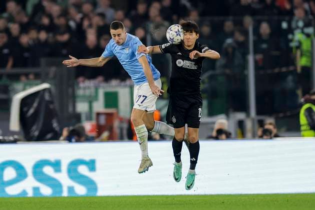 UEFA Champions League SS Lazio vs Celtic Football Club Celtic s Korean forward Yang Hyun Jun challenges for the ball with Lazio™s Serbian defender Adam Marusic during the UEFA Champions League match SS Lazio vs Celtic Football Club at Olimpico Stadium on November 28, 2023, in Rome. ABPH8073_1 Copyright: xAntonioxBalascox