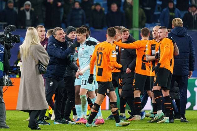 Scuffle after the end of the match GER, Shakhtar Donetsk vs Royal Antwerp FC, Football, Champions League, Group H, Matchday 5, 2023 2024 season, 28 11 2023 GER, Shakhtar Donetsk vs Royal Antwerp FC, Football, Champions League, Group H, Matchday 5, 2023 2024 season, 28 11 2023 Hamburg Copyright: xEibner-Pressefoto MarcelxvonxFehrnx EP_MFN