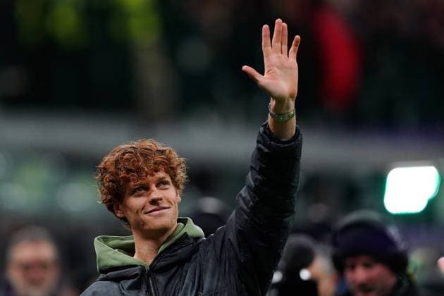 Foto Davide Spada LaPresse 28 novembre 2023 - Milano , Italia - calcio - Milan vs Borussia Dortmund - Champions League 2023 2024 - Stadio San Siro. Nella foto: Yannik Sinner November 28 , 2023 Milan , Italy - sport, calcio - Milan vs Borussia Dortmund - Champions League 2023 2024 - San Siro Stadium . In the pic : Yannik Sinner  Copyright: xSpada LaPressex