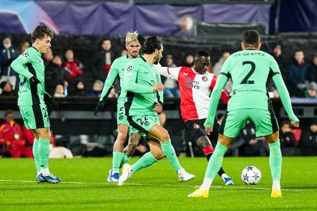 UEFA Champions League: Feyenoord v Atletico Madrid Rotterdam - Yankuba Minteh of Feyenoord during the 5th leg of the UEFA Champions League group stage between Feyenoord v Atletico Madrid at Stadion Feijenoord De Kuip on 28 November 2023 in Rotterdam, The Netherlands. Copyright: xYannickxVerhoevenx