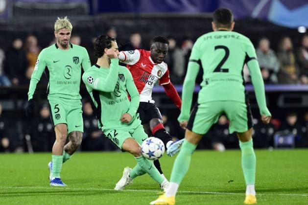 ROTTERDAM - (l-r) Rodrigo De Paul of Atletico Madrid, Mario Hermoso of Atletico Madrid, Yankuba Minteh of Feyenoord, Jose Maria Gimenez of Atletico Madrid during the UEFA Champions League match in group E between Feyenoord and Atletico Madrid in Feyenoord Stadium de Kuip on 28 November 2023 in Rotterdam, Netherlands. ANP OLAF KRAAK UEFA Champions League 2023 24 2023 2024 xVIxANPxSportx xxANPxIVx 484967543 originalFilename: 484967543.jpg