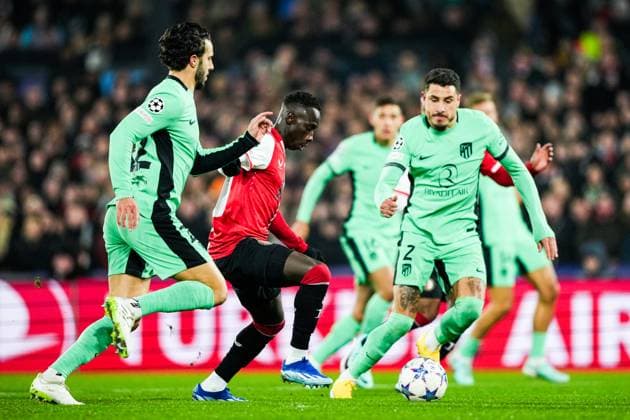 UEFA Champions League: Feyenoord v Atletico Madrid Rotterdam - Yankuba Minteh of Feyenoord during the 5th leg of the UEFA Champions League group stage between Feyenoord v Atletico Madrid at Stadion Feijenoord De Kuip on 28 November 2023 in Rotterdam, The Netherlands. Copyright: xTomxBodex