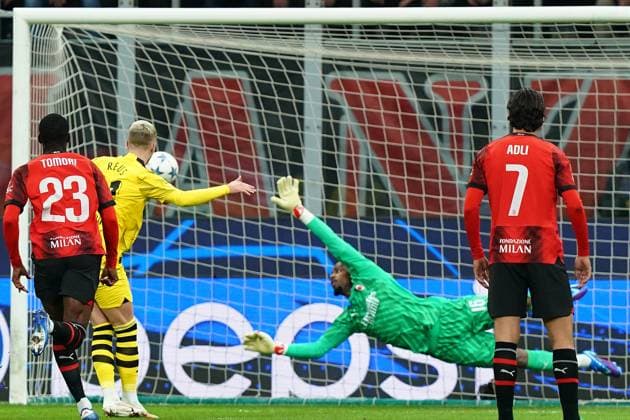 Foto Davide Spada LaPresse 28 novembre 2023 - Milano , Italia - calcio - Milan vs Borussia Dortmund - Champions League 2023 2024 - Stadio San Siro. Nella foto: reus gol 0-1 November 28 , 2023 Milan , Italy - sport, calcio - Milan vs Borussia Dortmund - Champions League 2023 2024 - San Siro Stadium . In the pic : reus goal 0-1  Copyright: xSpada LaPressex