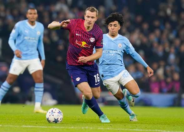 Manchester City v Leipzig - UEFA Champions League - Group G - Etihad Stadium November 28, 2023, MANCHESTER: Manchester, England, 28th November 2023. Lukas Klostermann of RB Leipzig tussles with Rico Lewis of Manchester City during the UEFA Champions League match at the Etihad Stadium, Manchester. (Credit Image: Ã‚Â Andrew Yates Sportimage Cal Media) MANCHESTER EDITORIAL USE ONLY Copyright: xx ZUMA-20231128_faf_si1_113.jpg AndrewxYatesx csmphotothree204783