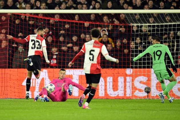 ROTTERDAM - (l-r) David Hancko of Feyenoord, Feyenoord goalkeeper Justin Bijlow, Quilindschy Hartman of Feyenoord, Alvaro Morata of Atletico Madrid during the UEFA Champions League match in group E between Feyenoord and Atletico Madrid in Feyenoord Stadium de Kuip on November 28, 2023 in Rotterdam , The Netherlands. ANP OLAF KRAAK UEFA Champions League 2023 24 2023 2024 xVIxANPxSportx xxANPxIVx 484968455 originalFilename: 484968455.jpg