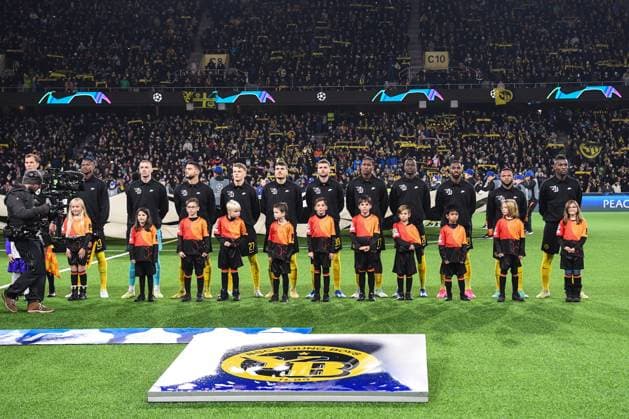 BERN, SWITZERLAND NOVEMBER 28 Young Boys as they line up for the National Anthems during the UEFA Champions League Group Stage match between BSC Young Boys and FK Crvena zvezda at Stadion Wankdorf on November 28, 2023 in Bern, Switzerland Bern Stadion Wankdorf Bern Switzerland Copyright: xJustPictures.ch ManuelxWinterbergerx jp-en-EuSpIm-Y.Boys_Crvena_28Nov2023_00010