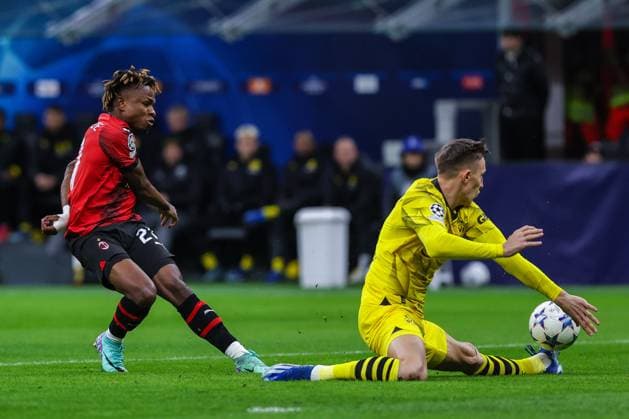 AC Milan vs Borussia Dortmund UEFA Champions League 2023 24 Group Stage Group F 28 11 2023 Samuel Chukwueze of AC Milan seen in action during UEFA Champions League 2023 24 Group Stage Group F football match between AC Milan and Borussia Dortmund at San Siro Stadium, Milan, Italy on November 28, 2023 Photo FCI Fabrizio Carabelli Copyright: xBEAUTIFULxSPORTS Carabellix