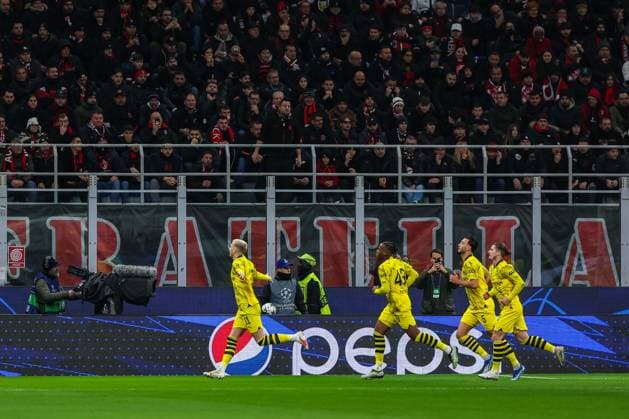 AC Milan vs Borussia Dortmund UEFA Champions League 2023 24 Group Stage Group F 28 11 2023 Marco Reus of Borussia Dortmund celebrates after scoring a goal during UEFA Champions League 2023 24 Group Stage Group F football match between AC Milan and Borussia Dortmund at San Siro Stadium, Milan, Italy on November 28, 2023 Photo FCI Fabrizio Carabelli Copyright: xBEAUTIFULxSPORTS Carabellix
