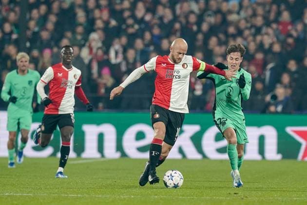 ROTTERDAM, 28-11-2023, Stadium de Kuip, UEFA Champions League, 2023 2024, Group stage, Feyenoord - Atletico Madrid, (L-R) Feyenoord player Gernot Trauner, Atletico Madrid player Rodrigo Riquelme during the match Feyenoord - Atletico Madrid Feyenoord - Atletico Madrid  x23323044x Copyright: