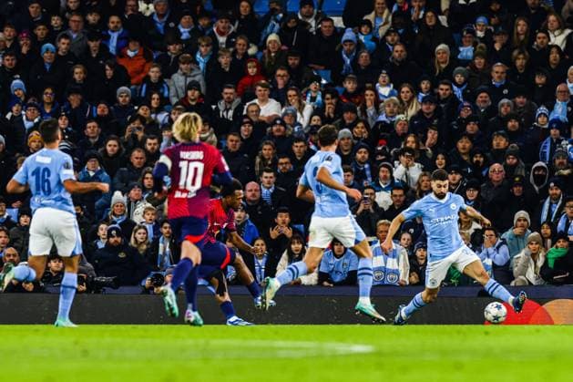 Manchester City FC v RB Leipzig FC Lois Openda of RB Leipzig scores his sides second goal of the match during the Manchester City FC v RB Leipzig FC UEFA Champions League Round 1 Group G match at Etihad Stadium, Manchester, England, United Kingdom on 28 November 2023 Editorial Use Only Copyright: xIMAGO EveryxSecondxMediax ESM-0860-0029