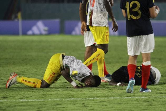 November 28, 2023, Surakarta, Central Java, Indonesia: IBRAHIM KANATE of Mali (L) fell during FIFA U-17 World Cup Semi Final match between France and Mali at Manahan Stadium. Surakarta Indonesia - ZUMAb228 0368598668st Copyright: xAnggaxBudhiyantox