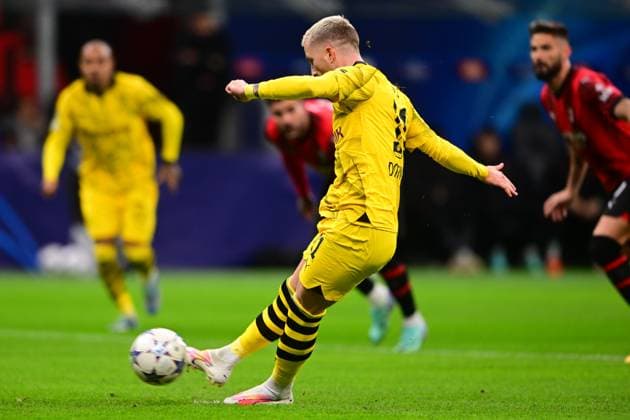 Italy, Milan, 28 11 2023, San Siro Stadium, AC Milan Borussia Dortmund UEFA Champions League 2023 2024 Group F, Marco Reus of Borussia Dortmund celebrates after scoring his team s first goal Milan San Siro Stadium Lombardy Italy  eu-images-560