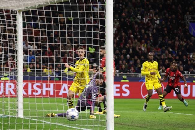 AC Milan v Borussia Dortmund - UEFA Champions League - Group F - Giuseppe Meazza November 28, 2023, Milan: Milan, Italy, 28th November 2023. Samuel Chukwueze of AC Milan scores to level the game at 1-1 during the UEFA Champions League match at Giuseppe Meazza, Milan. (Credit Image: Ã‚Â Jonathan Moscrop Sportimage Cal Media) Milan EDITORIAL USE ONLY Copyright: xx ZUMA-20231128_faf_si1_133.jpg JonathanxMoscropx csmphotothree204802