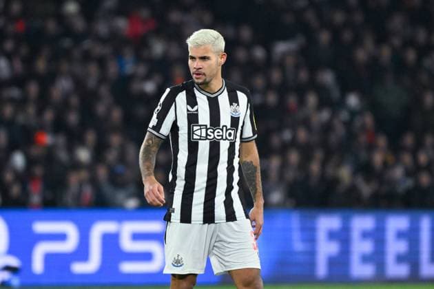 Bruno Guimaraes ( 39 - Newcastle ) reacts during the UEFA Champions League match between PSG and Newcastle at Parc Des Princes on November 28, 2023 in Paris, France. ( Photo by federico pestellini panoramic ) - FOOTBALL : Paris Saint Germain vs Newcastle - Ligue des Champions - 28 11 2023 FedericoPestellini Panoramic 