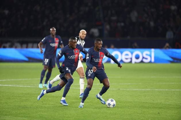 PSG - NEWCASTLE PHOTOPQR LE PARISIEN Le Parisien Arnaud Journois ; PARIS ; 28 11 2023 ; FOOTBALL , LIGUE DES CHAMPIONS UEFA , PHASE DE GROUPES 5E JOURNEE , 28 11 2023 , PARIS , PARC DES PRINCES PARIS SG - NEWCASTLE PHOTO LE PARISIEN ARNAUD JOURNOIS Randal Kolo Muani et Ousmane Dembélé PARIS France  Copyright: xPHOTOPQR LExPARISIEN MAXPPPxLexParisienx xArnaudxJournoisx 20231128LPA9314 20231128LPA9314