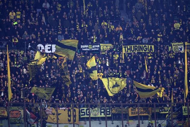 Ac Milan - Borussia Dortmund Supporters of Borussia Dortmund during the Uefa Champions League Group F match beetween Ac Milan and the Borussia Dortmund at Stadio Giuseppe Meazza on November 28 2023 in Milan, Italy . Milano Stadio Giuseppe Meazza Italy Copyright: xMarcoxCanonierox